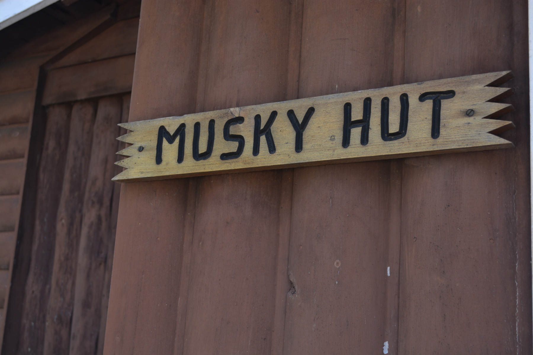 Musky-Hut-Sign